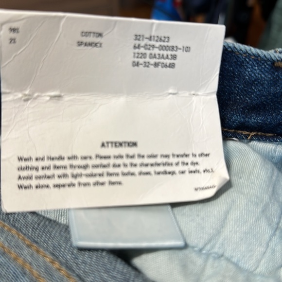 UNIQLO DENIM DISTRESSED JEAN SLIM FIT SIZE 29 NWT - Picture 11 of 12